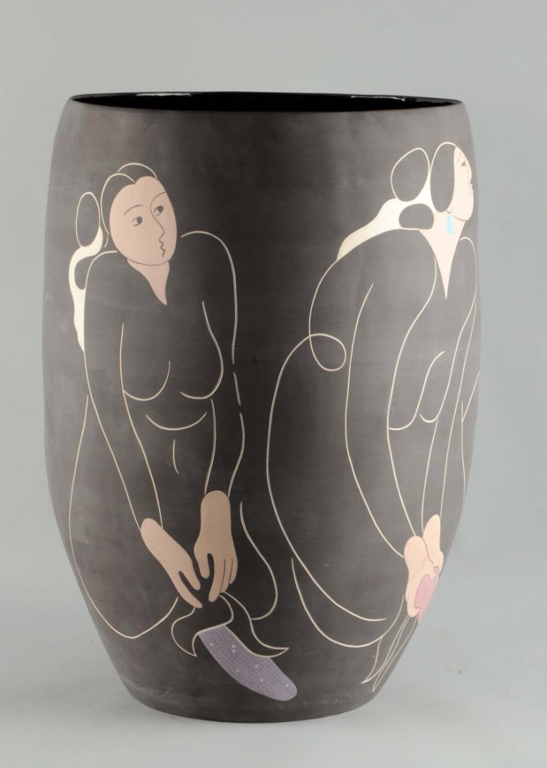 Large Vase with Native American Scene. (1 of 3)