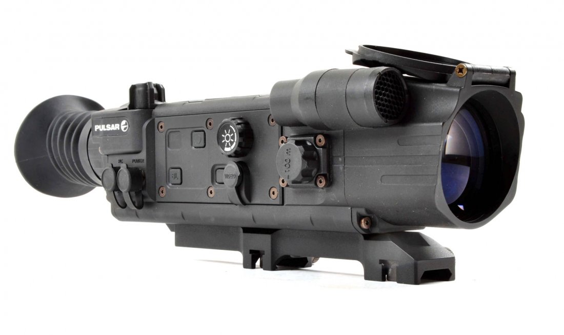 Pulsar Digisight N550 Rifle Scope.: This nice scope comes in original box in a shoulder bag. Appears to be in near new condition with original instructions and paperwork. Suggested retail price is $1,400.