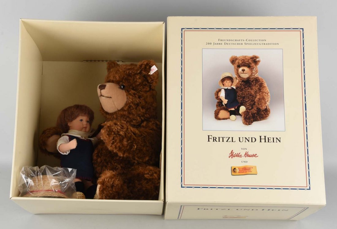 Steiff and Kathe Kruse Set.: Fritzl and Hein Condition Excellent to like new condition. Size Largest: 18" T.