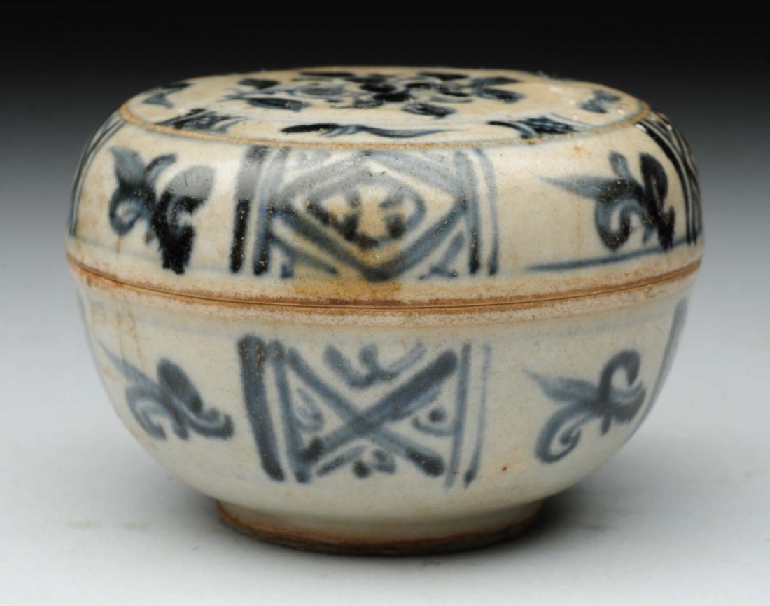 Chinese Pottery Lidded Box. (1 of 2)