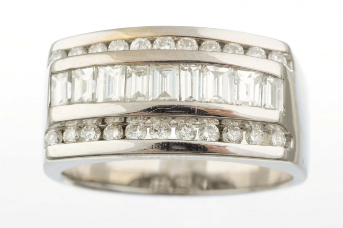 A Gent's Diamond Ring. (1 of 1)