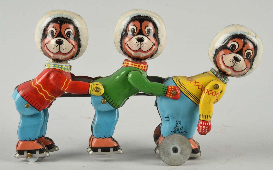 Japanese TPS Tin Litho Wind-Up Skating Bears Toy. (1 of 2)