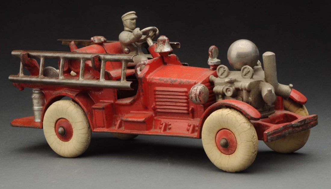 Large Hubley Ahrens-Fox Fire Engine. (1 of 3)