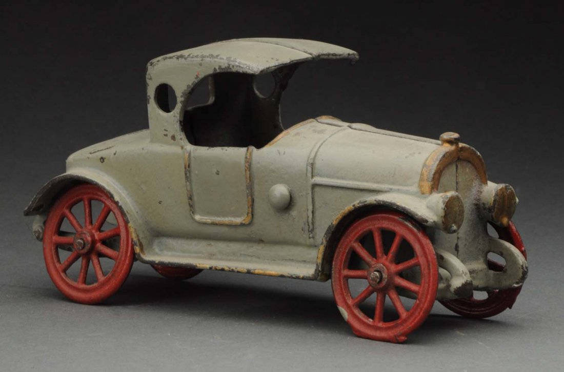 Hubley Cast Iron Coupe with Great Early Look. (1 of 3)
