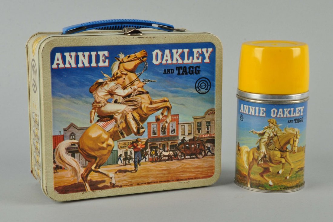 Annie Oakley & Tag Lunch Box With Thermos. (1 of 8)