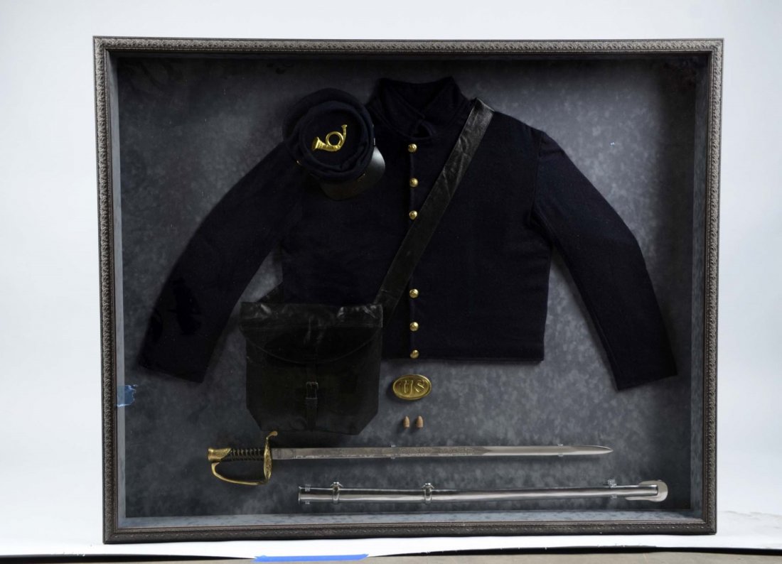Framed Modern Civil War Union Uniform. (1 of 1)