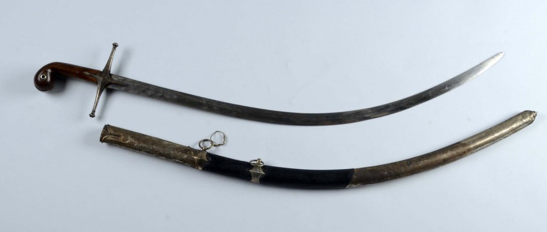 Presentation Indo-Persian Mameluke Saber. (1 of 6)