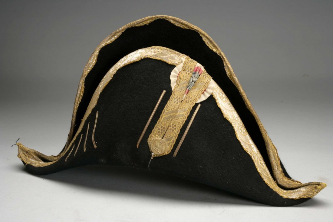 French Officer’s Chapeau or Bicorn. (1 of 2)