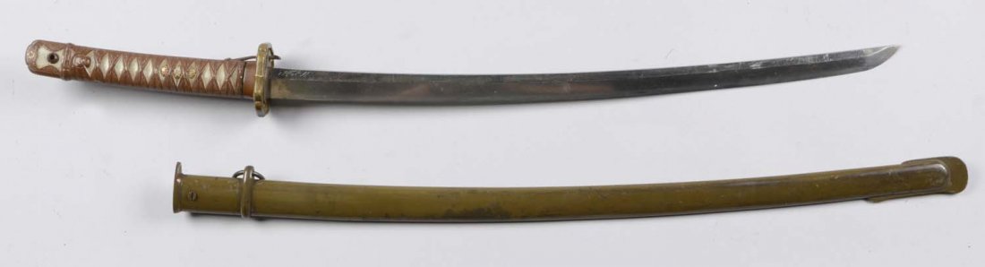 Japanese World War II NCO Sword. (1 of 4)