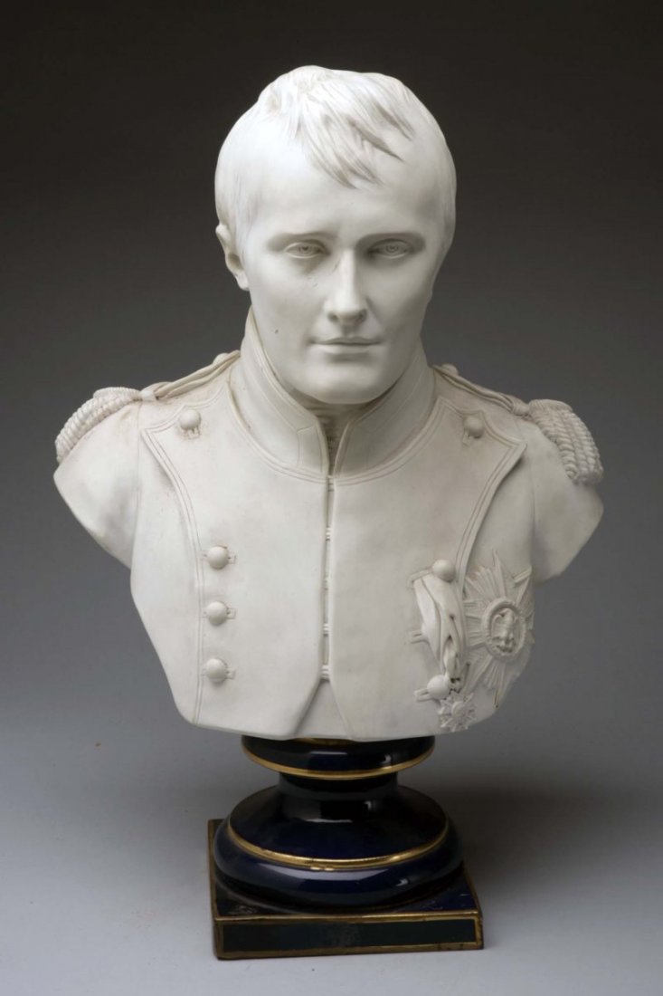 Porcelain Bust of Napoleon. (1 of 7)