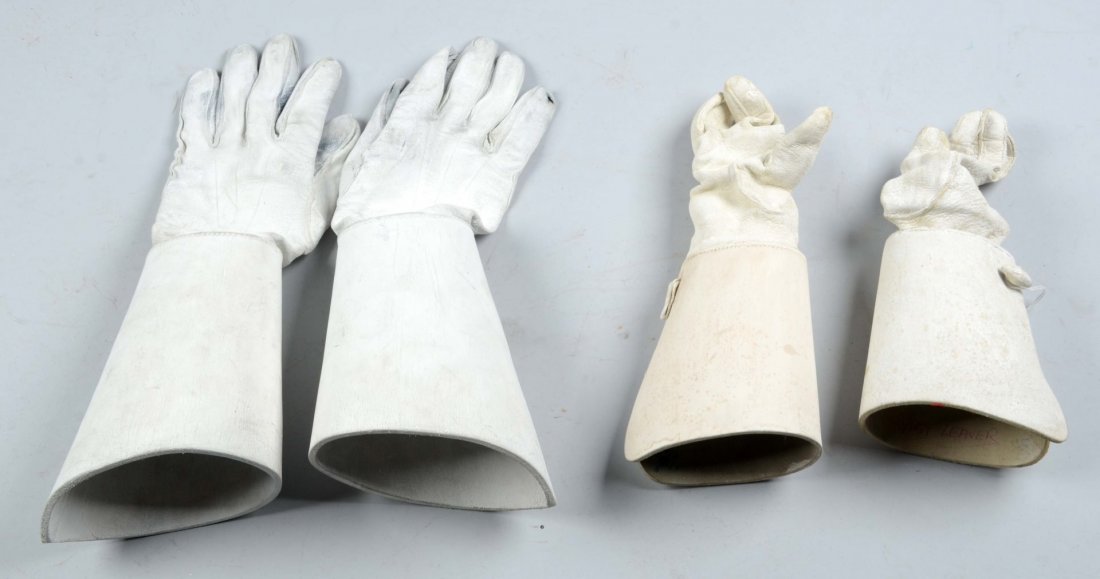 Lot Of 2: Pairs White Leather Gauntlets (1 of 1)