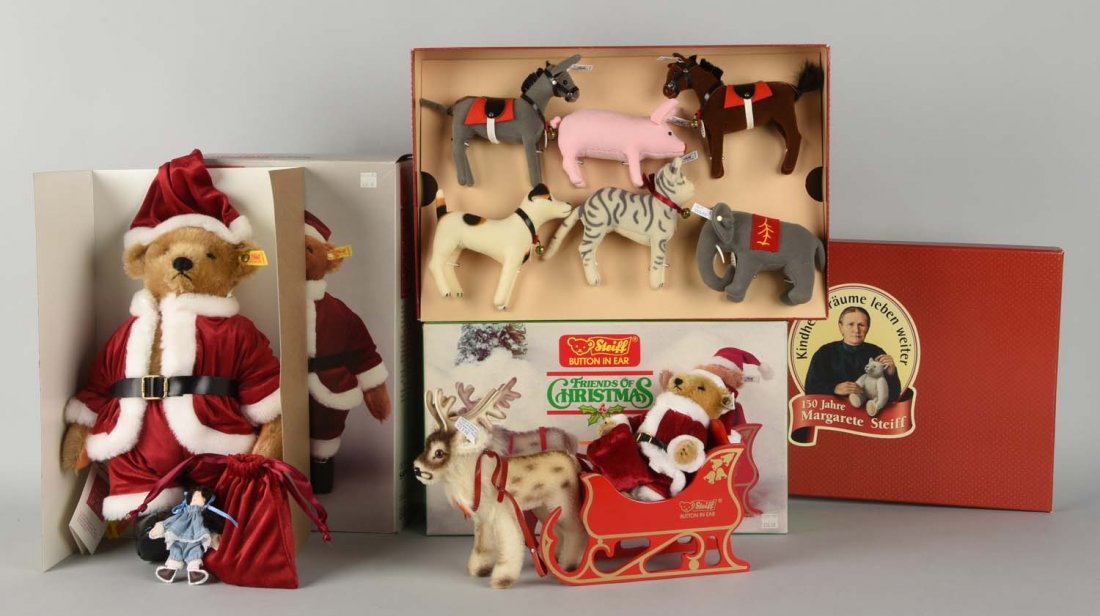 Lot Of 3: Steiff Sets. (1 of 1)