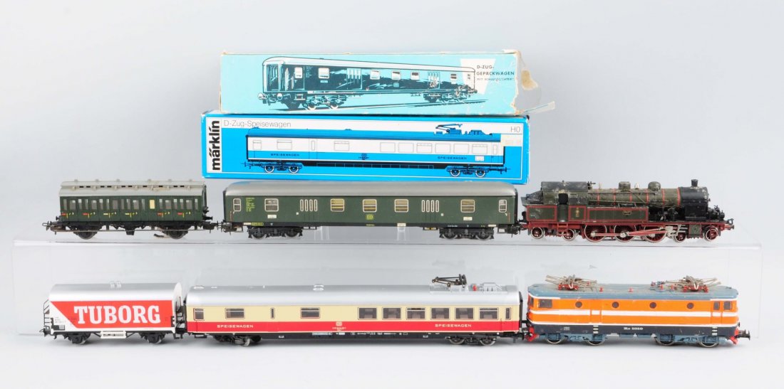 Lot of 6: Marklin Locomotive & Cars. (1 of 1)