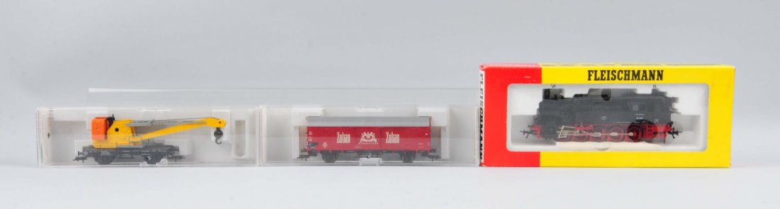 Lot of 3: Fleischmann Locomotive & Freight Cars. (1 of 1)