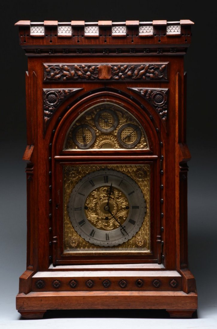 Oak Bracket Clock. (1 of 5)