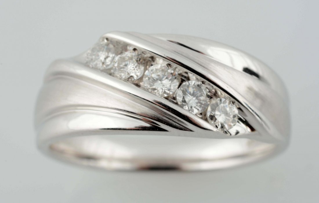 Gentleman's White Gold & Diamond Ring. (1 of 4)