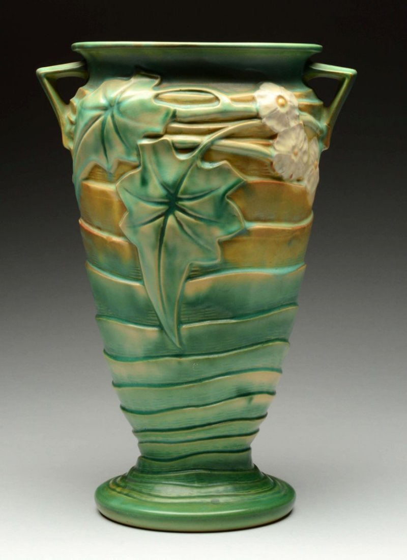 Roseville Pottery Vase With White Flowers. (1 of 3)