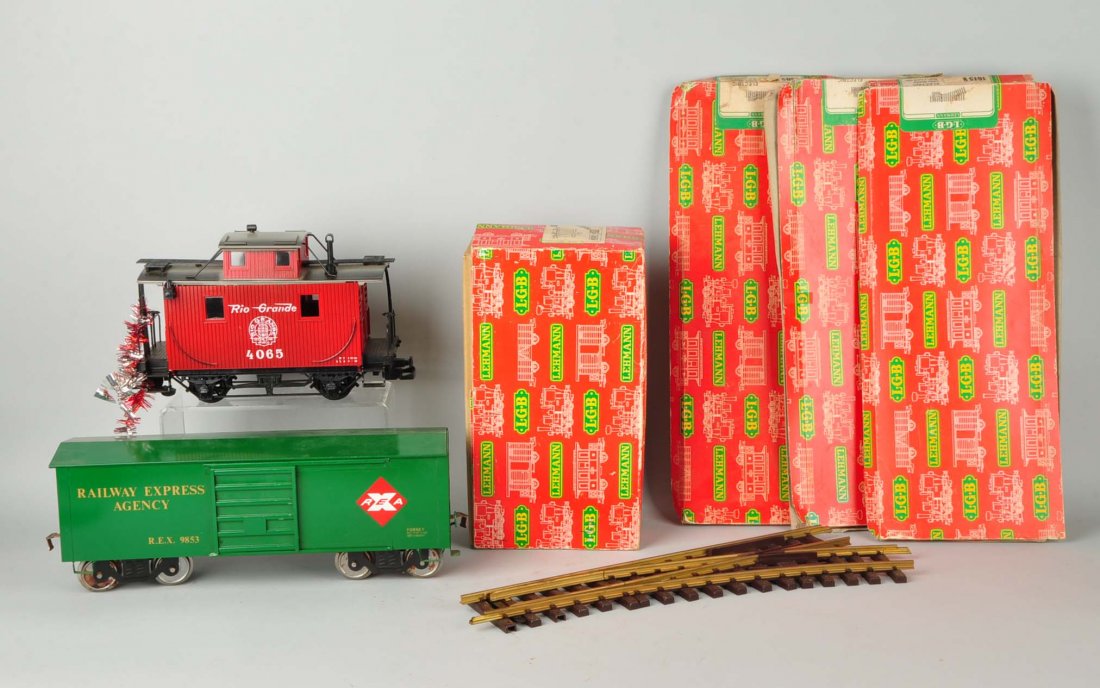 Lot Of 5: G Scale Freight Cars & Track. (1 of 1)