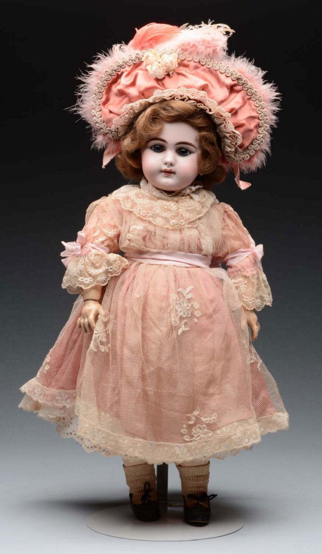 S & H 749 Bébé Doll. (1 of 2)