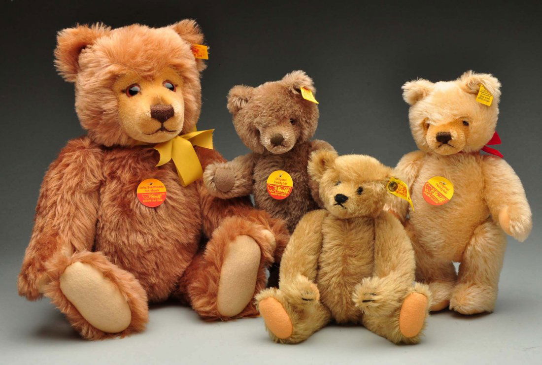 Lot Of 4: Traditional Style Steiff Teddy Bears. (1 of 10)