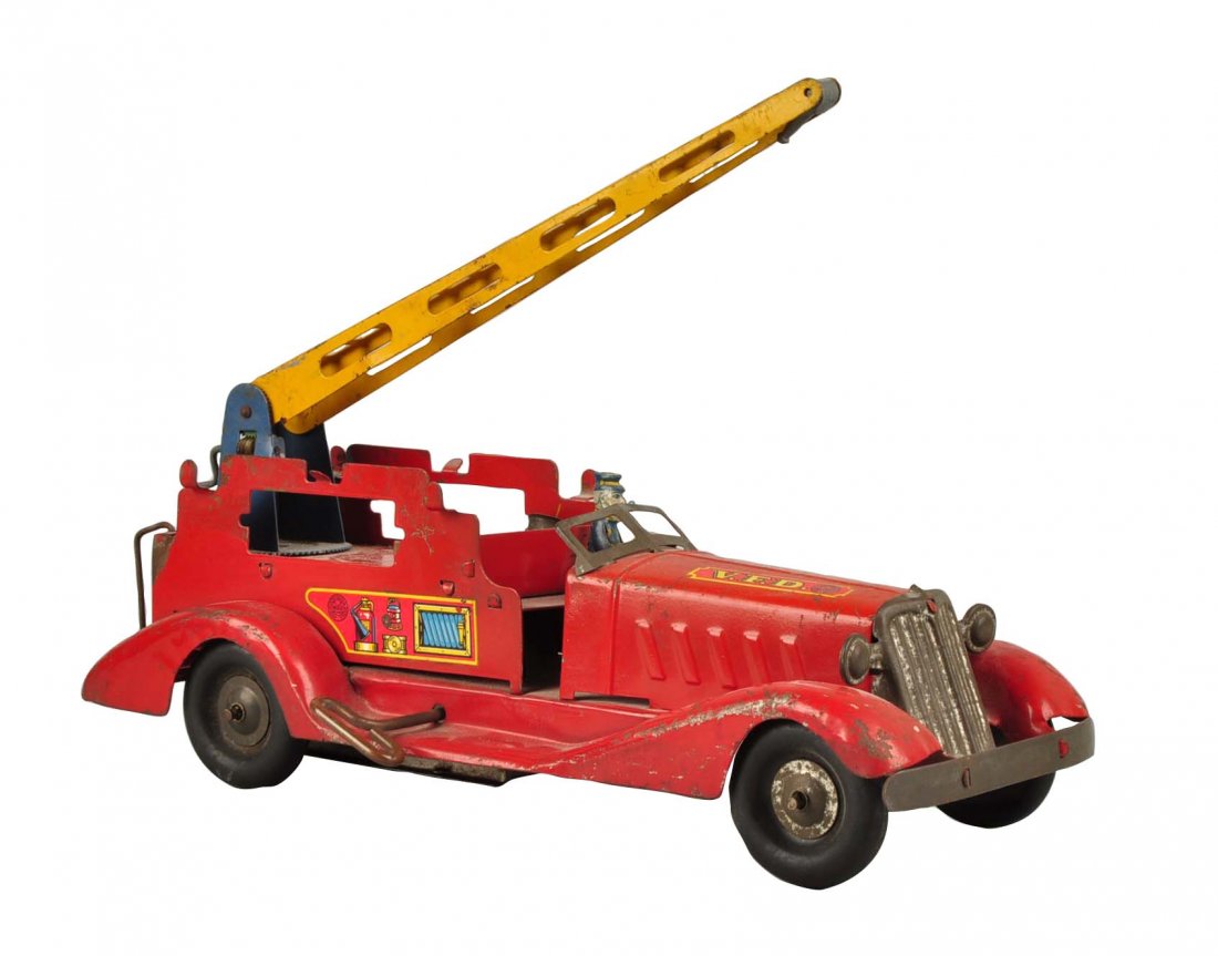 Marx Wind Up Pre War Water Tower Truck. (1 of 4)