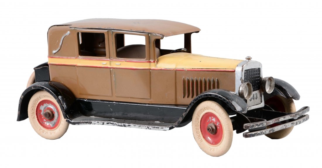 Pressed Steel Kingsbury Clockwork 300 Series Sedan (1 of 2)
