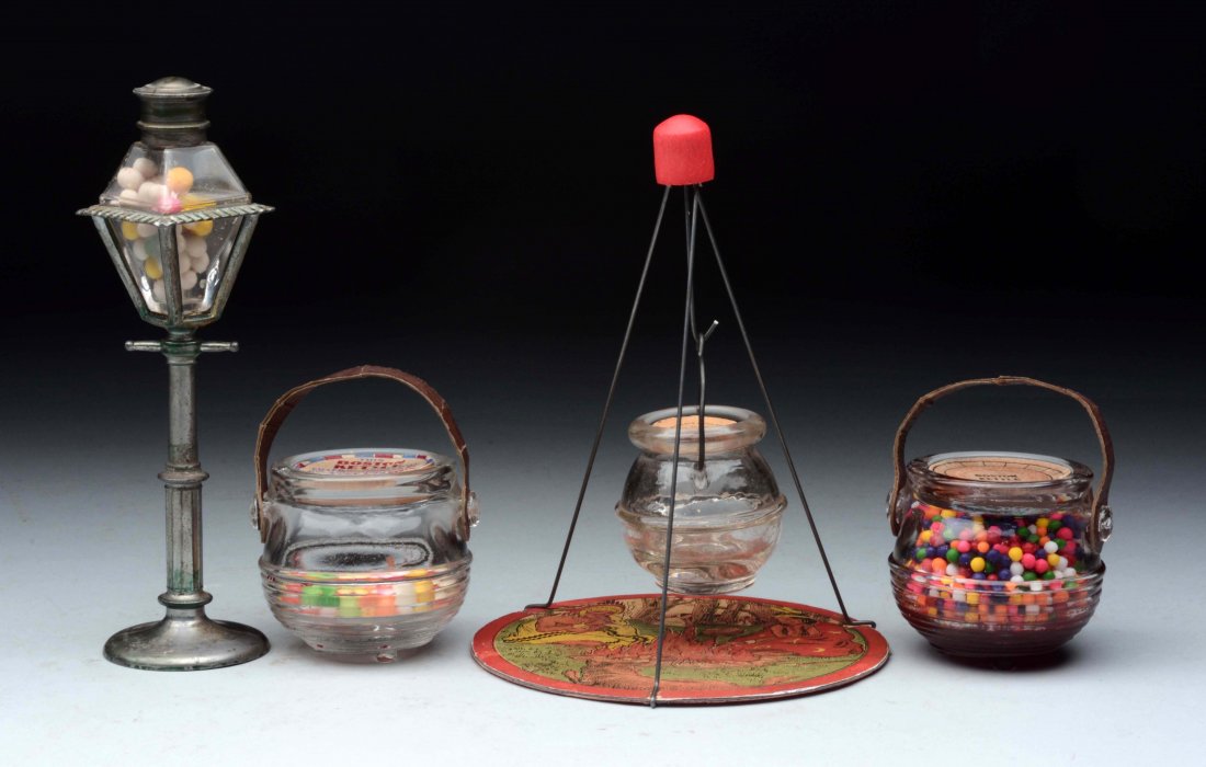 Lot Of 4: Kettles & Lamp Post Candy Containers. (1 of 1)
