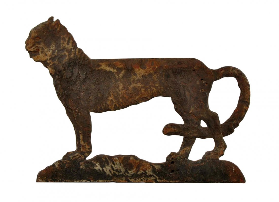 Cast Iron Cat Foot Scraper. (1 of 5)