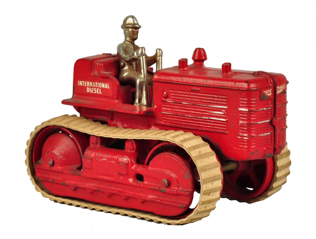Arcade International Diesel Red Cast Iron Tractor. (1 of 6)
