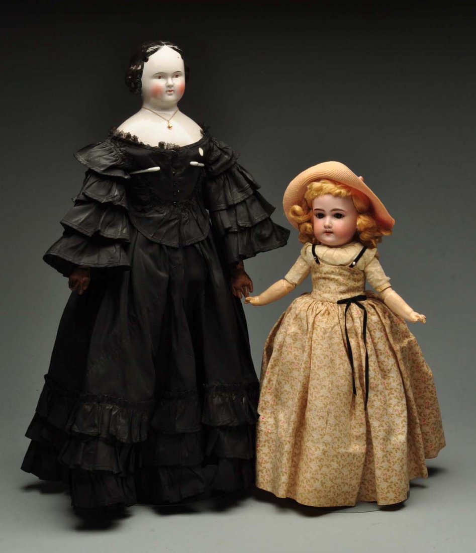 Lot Of 2: Dolls. (1 of 5)