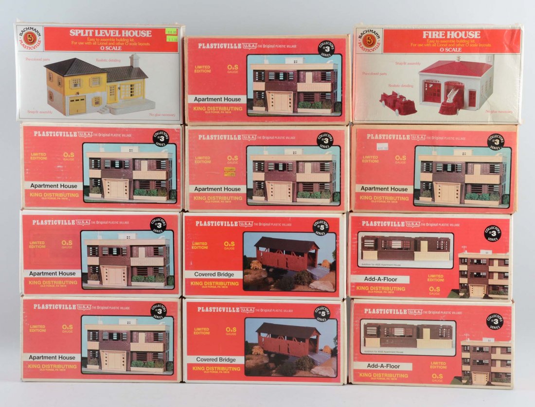 Lot of 12: Plasticville. (1 of 1)