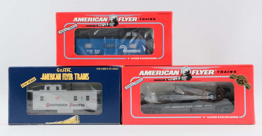 Lot of 3: Modern American Flyer Freight Cars. (1 of 1)