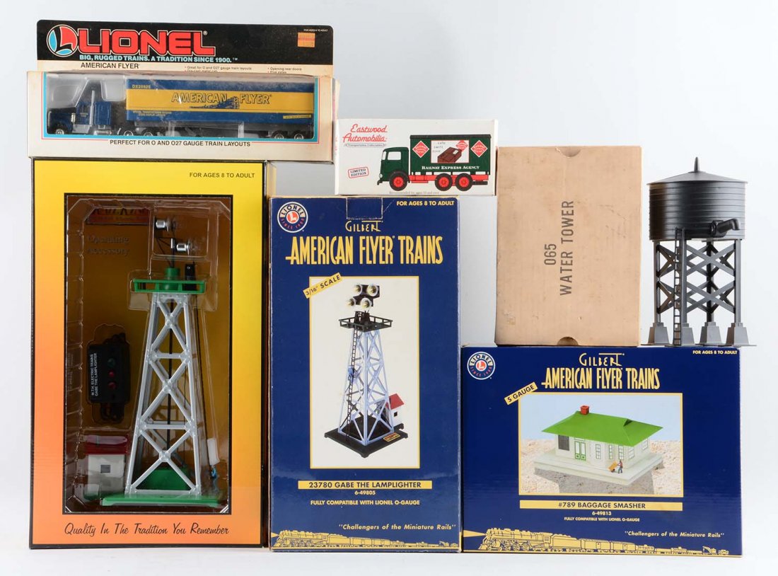 Large Lot Of American Flyer S Gauge Accessories. (1 of 1)