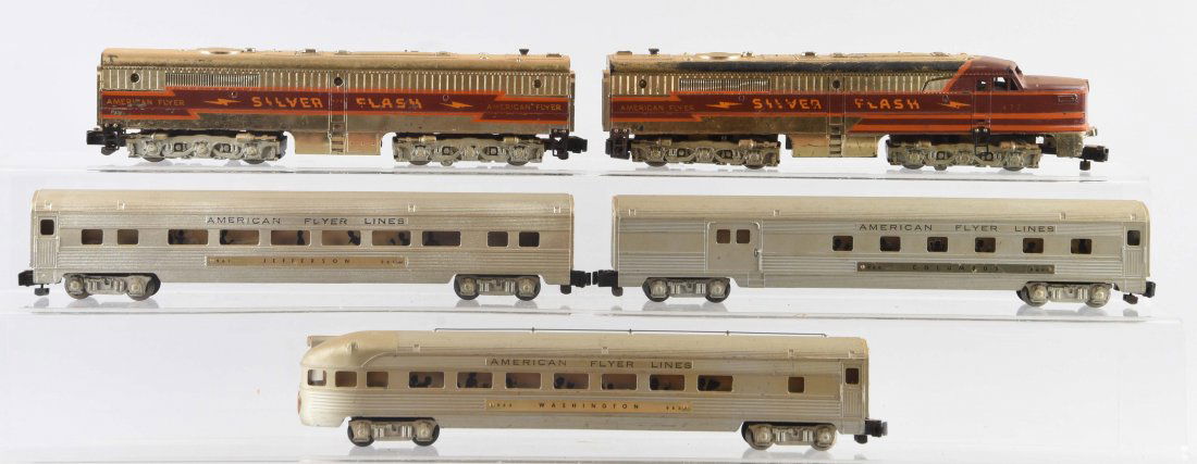 Lot of 5: American Flyer Silver Flash Passenger Set. (1 of 1)