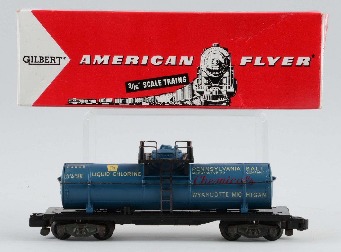 24319 Penn Salt Tank Car.: Original car with one step broken. Operating knuckle couplers. Reproduction box.