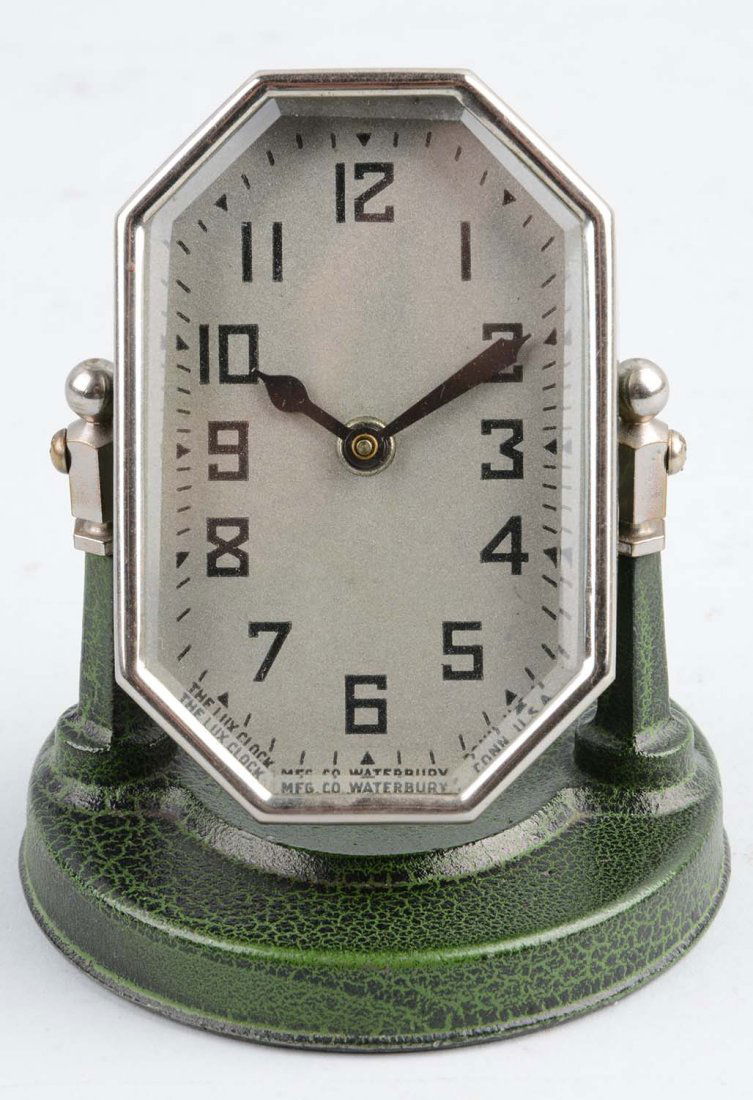 Lux Desk Clock. (1 of 1)