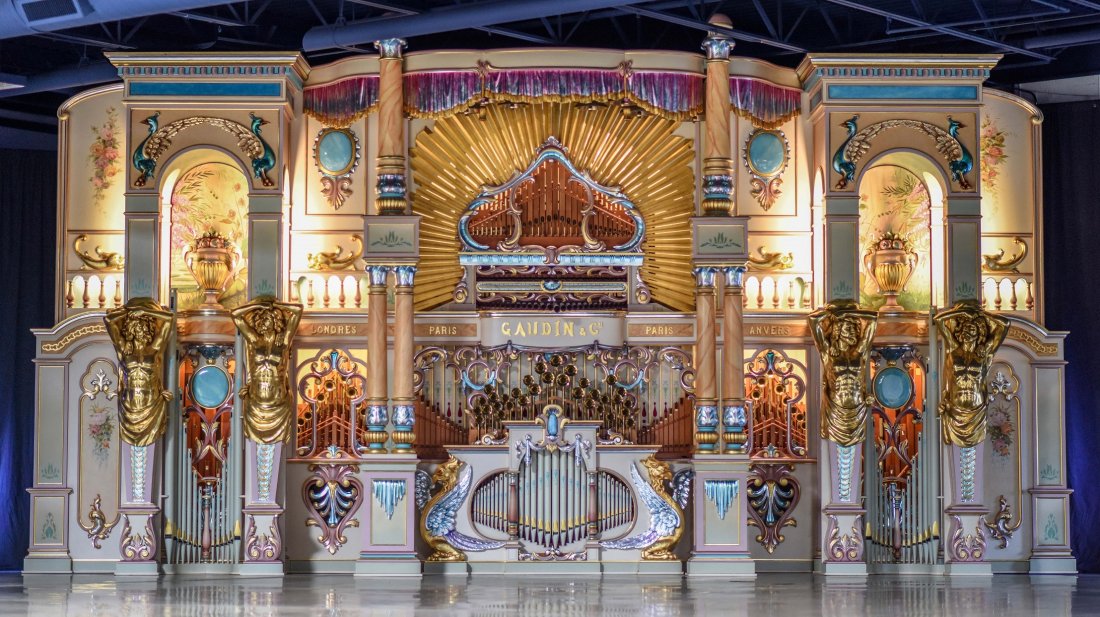 Gaudin 125 Key Dance Organ: Gaudin & Cie, Paris, France. This is the largest scale Gaudin Dance Organ known. During the 1920’s the firm of Gaudin created some of the most elaborate carvings and fairground organs ever built, in