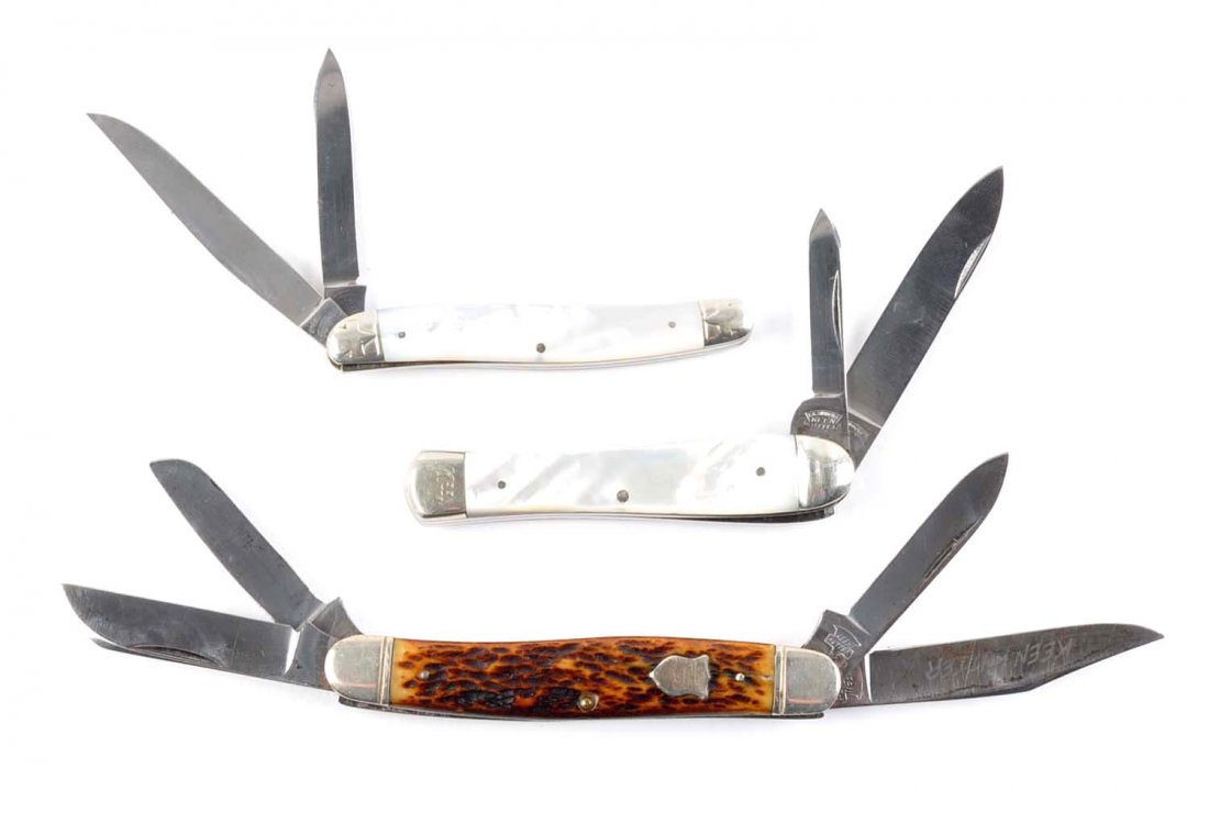 Lot Of 3: Keen Kutter Folding Pocket Knives.: Largest : 3-7/8” L. Includes: 1) E.C. Simmons Keen Kutter 3-3/8” 2-blade M.O.P. “fish jack”. Handles are perfect, both blades have good snap with perfect half stops. Back bolster signed “Kee