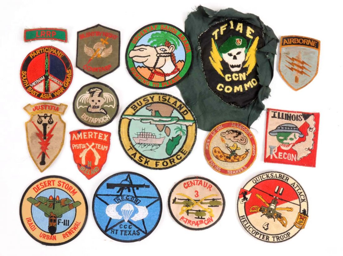 Lot Of 16: US Military Patches.: Lot contains sixteen US Military Vietnam and Desert Storm assorted patches.