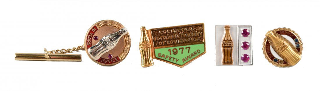 Lot of 4: Assorted Coca - Cola Pinbacks. (1 of 1)