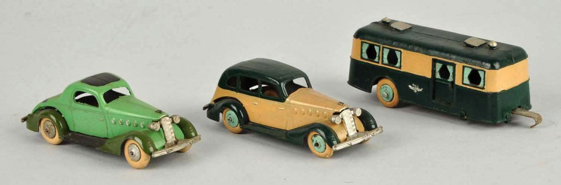 Lot Of 3: Tootsie Toy C.I. Vintage Cars & Trailer. (1 of 2)