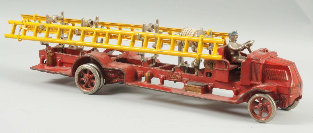 Cast Iron Hubley Mack Ladder Truck. (1 of 2)
