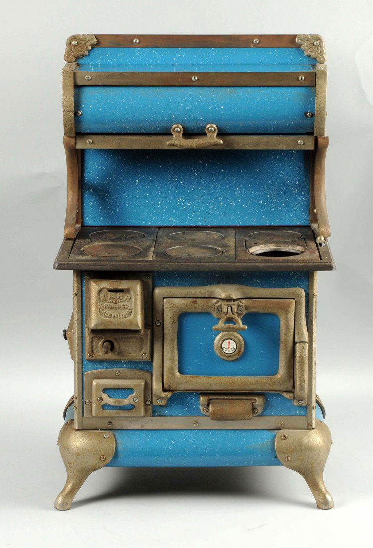 Vintage Child's or Salesman Sample Stove. (1 of 2)
