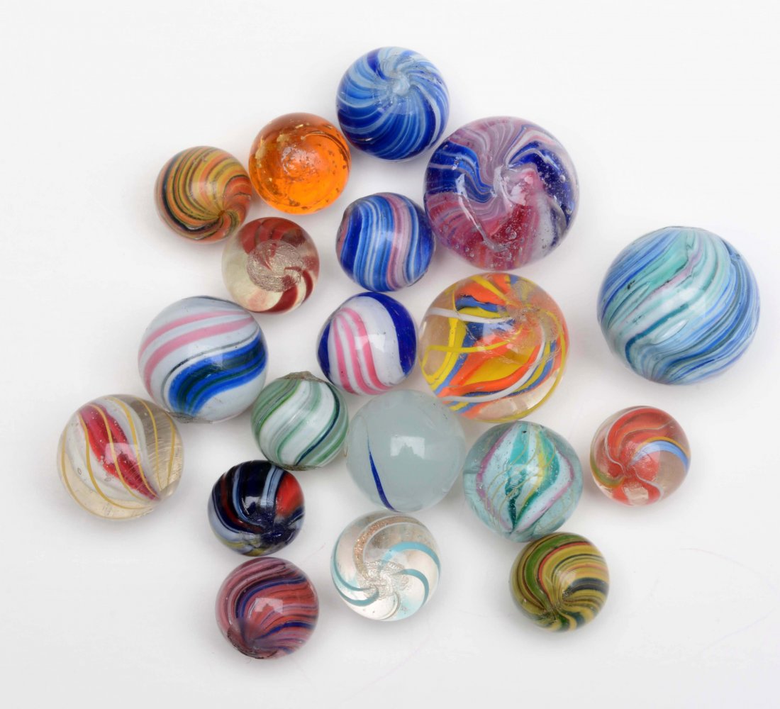 Lot of 19: Handmade Marbles. (1 of 1)