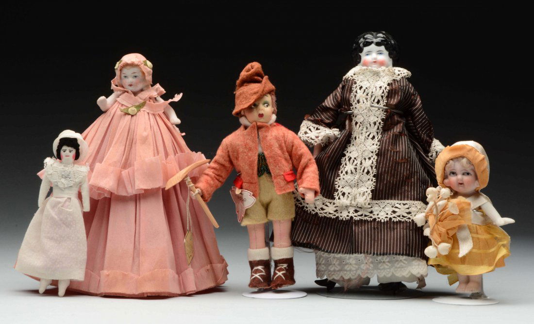 Lot Of 5: Miscellaneous Small Dolls. (1 of 1)