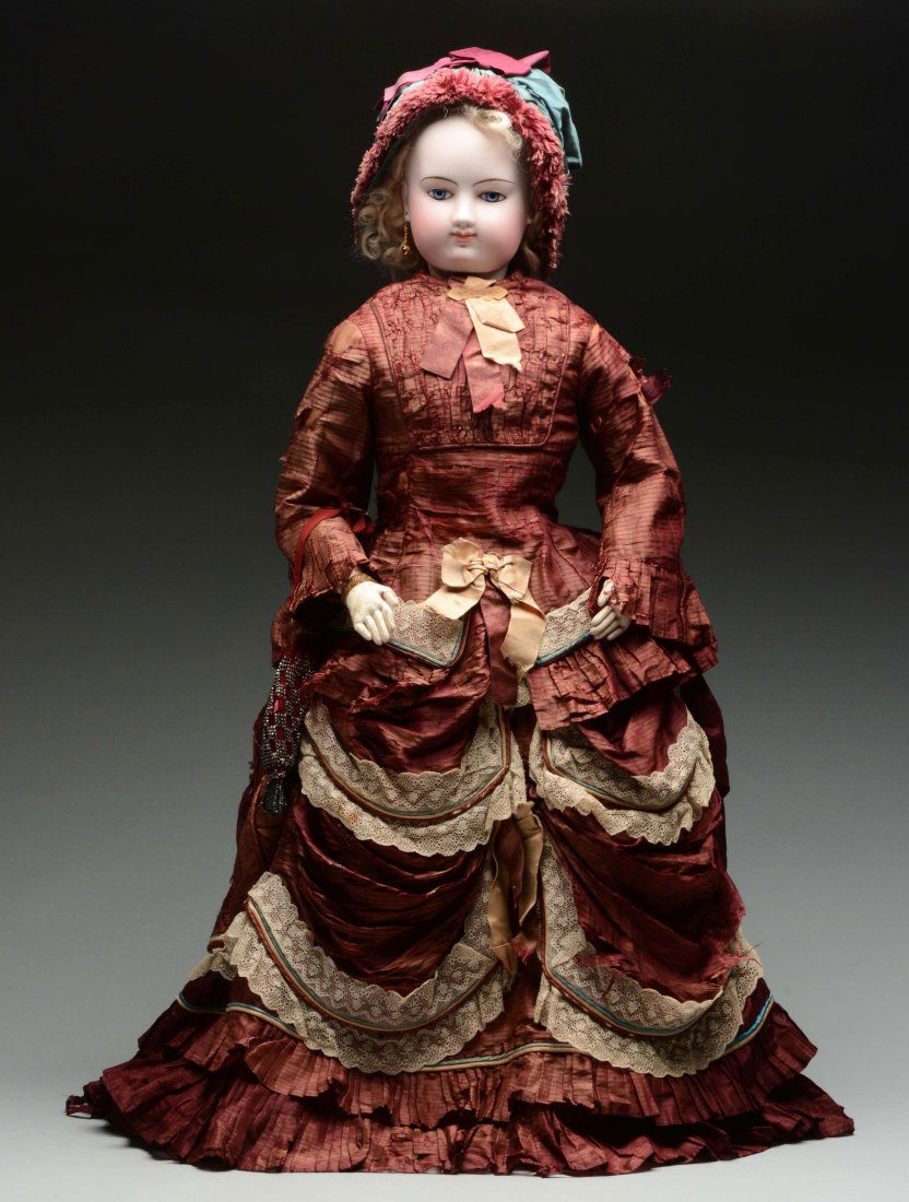 Grand French Fashion Poupee. (1 of 2)