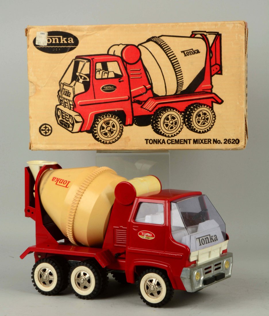 Tonka No. 2620 Cement Mixer.: The barrel shows wear and is slightly yellowed. Otherwise, in excellent condition throughout. Original box is good box. Box : 14 -1/4" L.