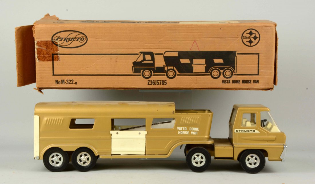 Structo Turbine Vista Dome Horse Van.: Glass from the Vista Dome is missing. No horses. Paint loss on the fifth wheel and scratches throughout. Original box is missing two flaps. Box : 22 -1/2" L.