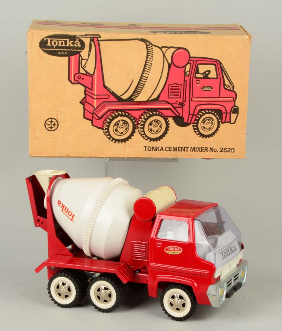 Tonka No. 2620 Cement Mixer.: There is slight wear on the barrel, otherwise in excellent condition. Good, clean square original box. (Excellent). Box : 14 -1/2" L.