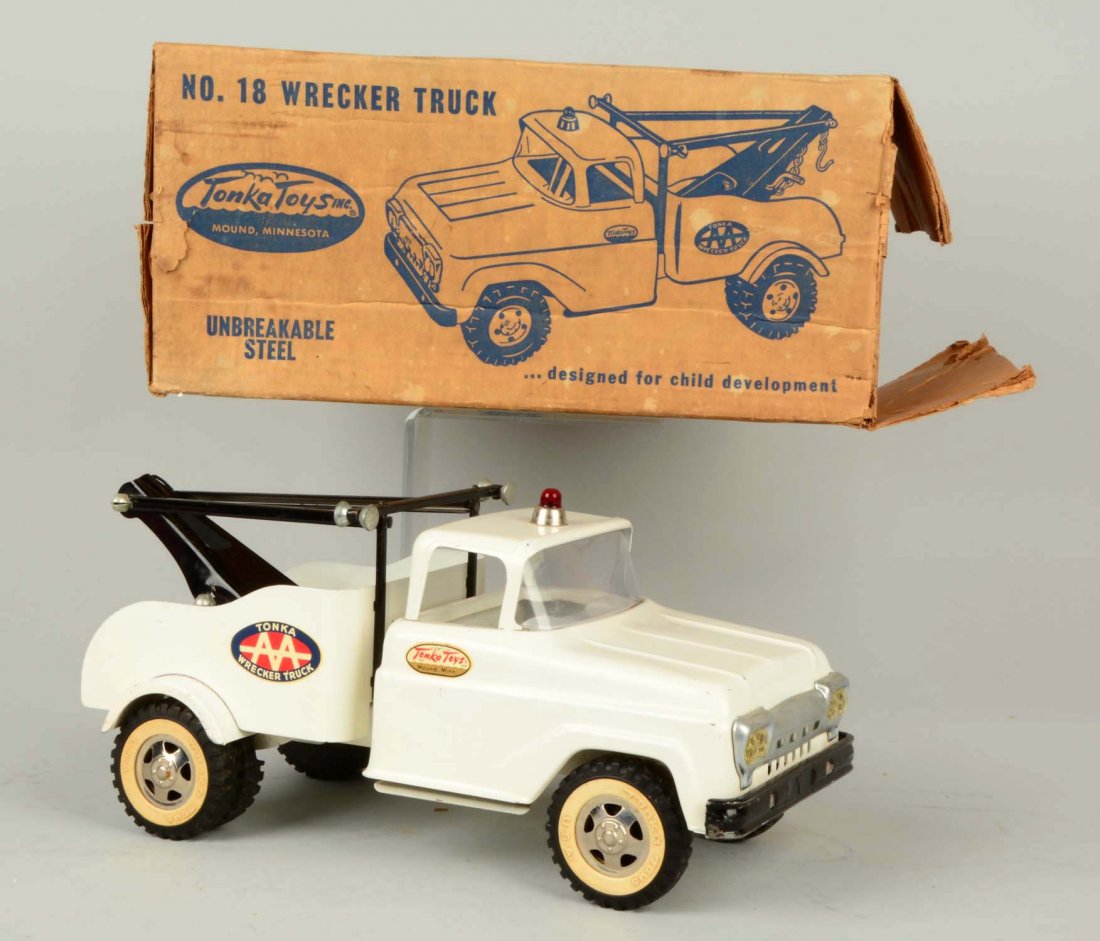 Tonka No. 18 Tow Truck. (1 of 2)
